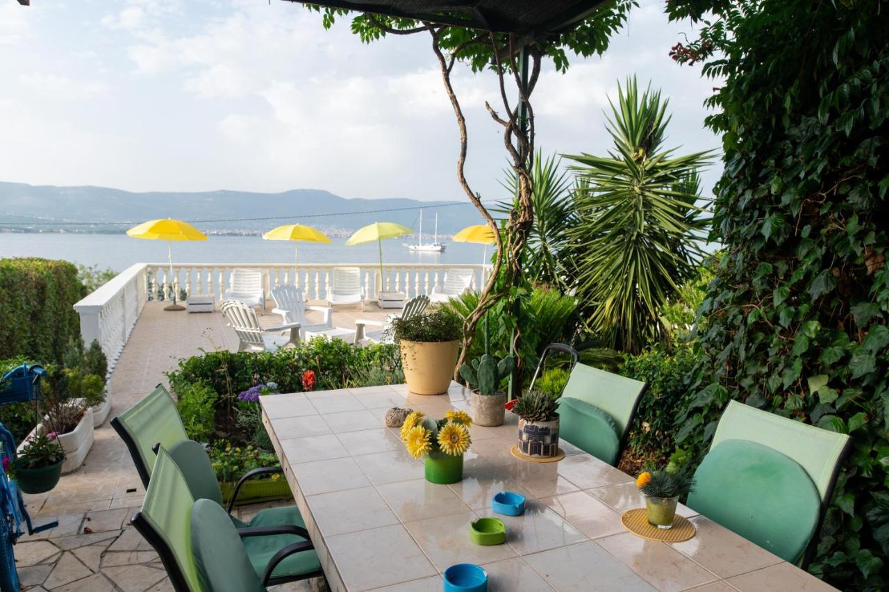Villa Fjaba - By The Sea - With The Big Terraces & Great Sea View Trogir Eksteriør billede