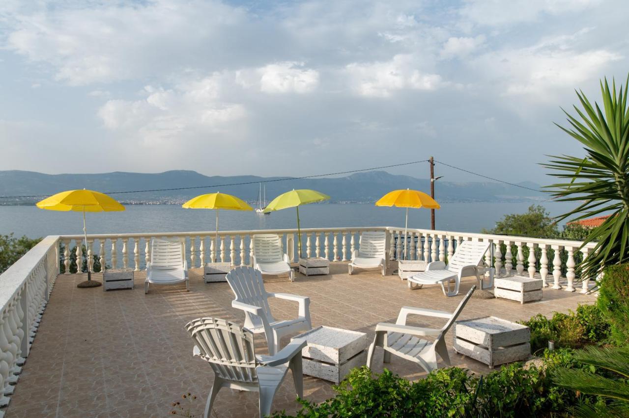 Villa Fjaba - By The Sea - With The Big Terraces & Great Sea View Trogir Eksteriør billede