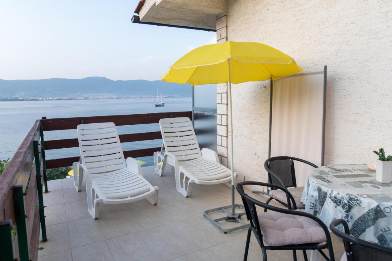 Villa Fjaba - By The Sea - With The Big Terraces & Great Sea View Trogir Eksteriør billede