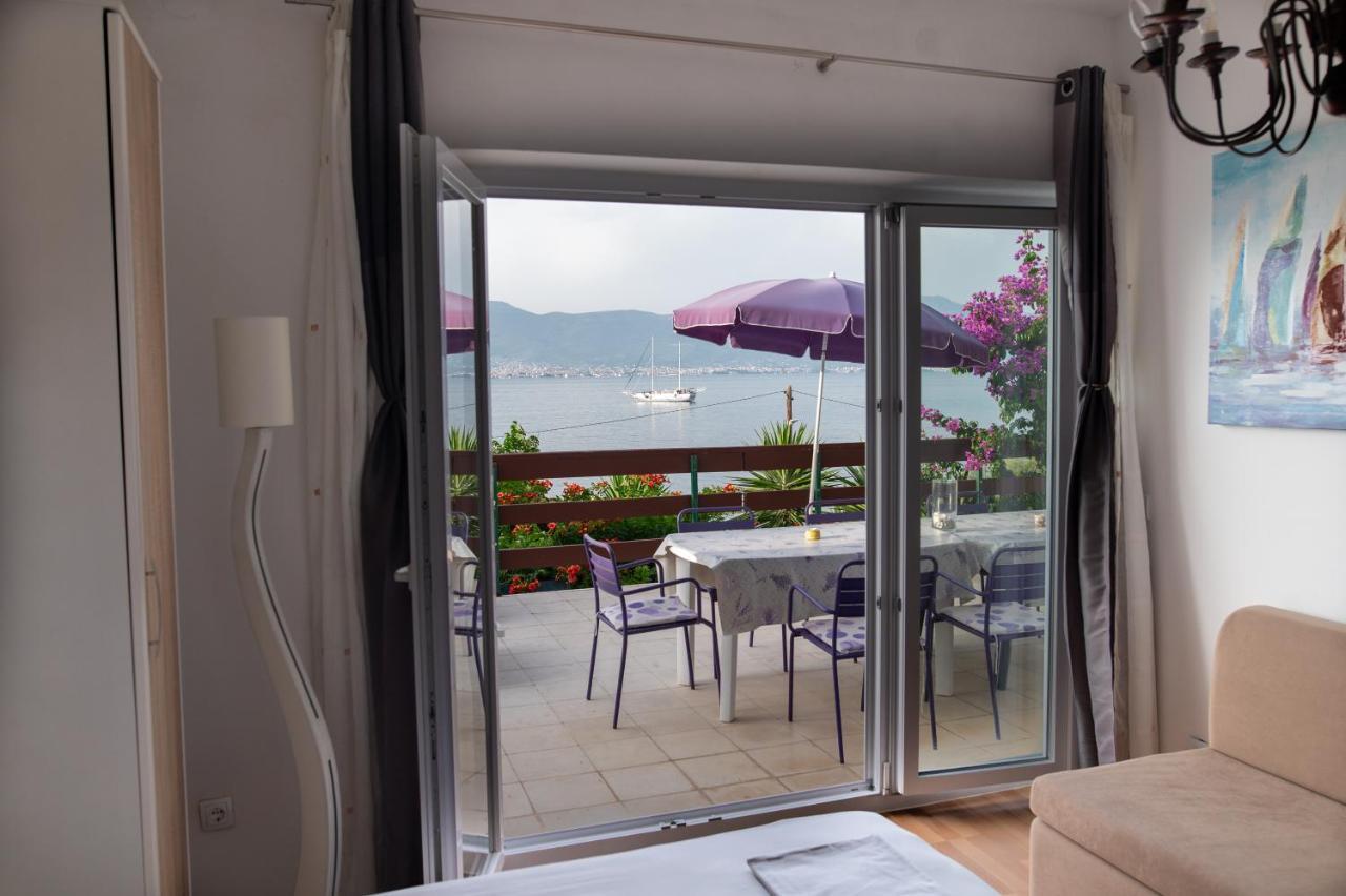 Villa Fjaba - By The Sea - With The Big Terraces & Great Sea View Trogir Eksteriør billede