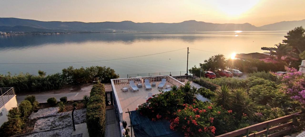 Villa Fjaba - By The Sea - With The Big Terraces & Great Sea View Trogir Eksteriør billede