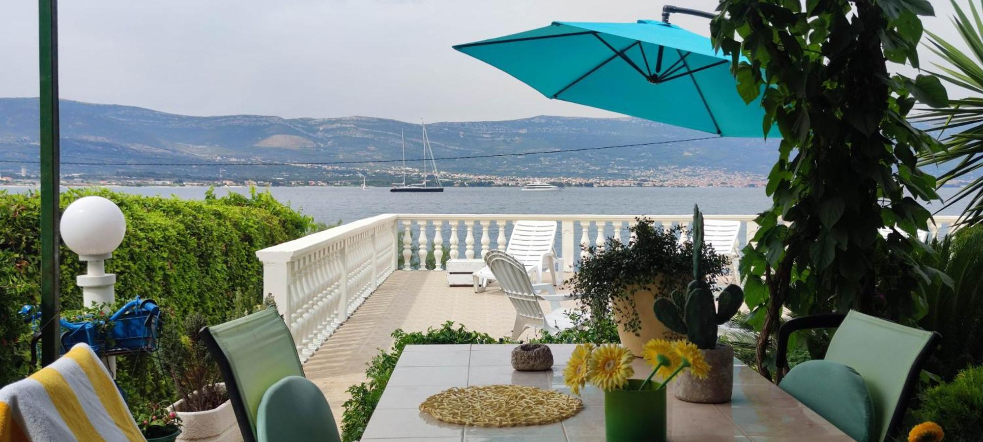 Villa Fjaba - By The Sea - With The Big Terraces & Great Sea View Trogir Eksteriør billede