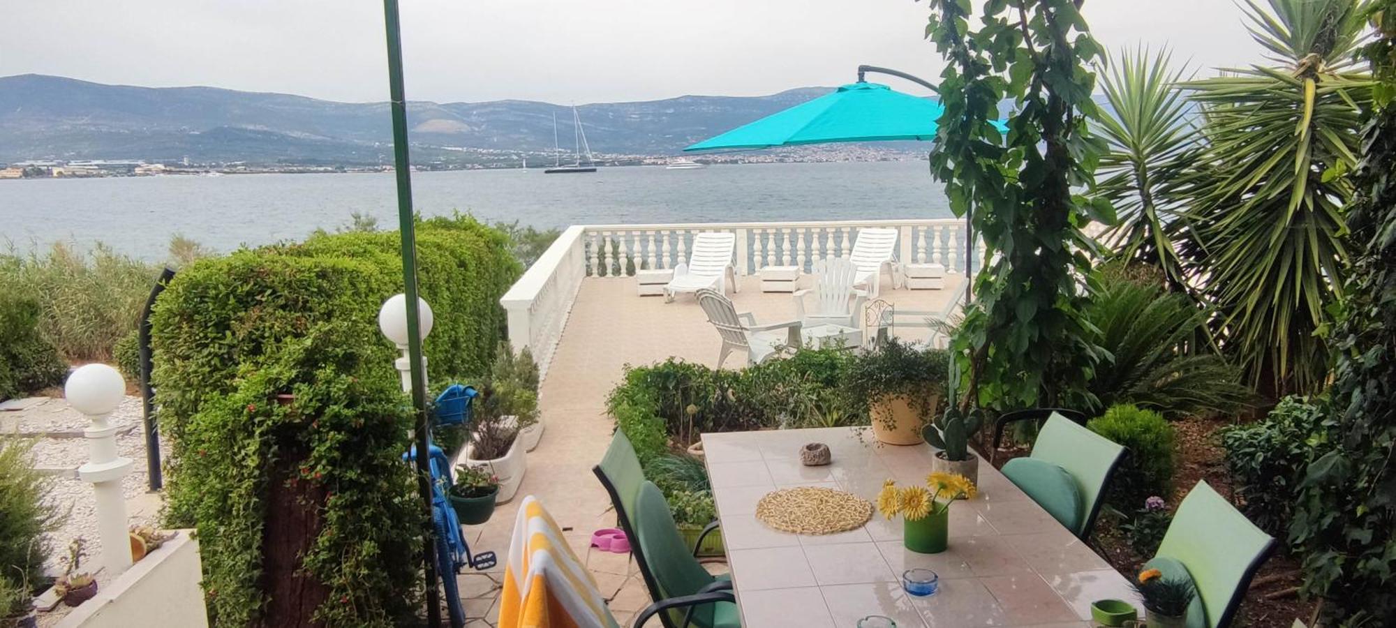 Villa Fjaba - By The Sea - With The Big Terraces & Great Sea View Trogir Eksteriør billede