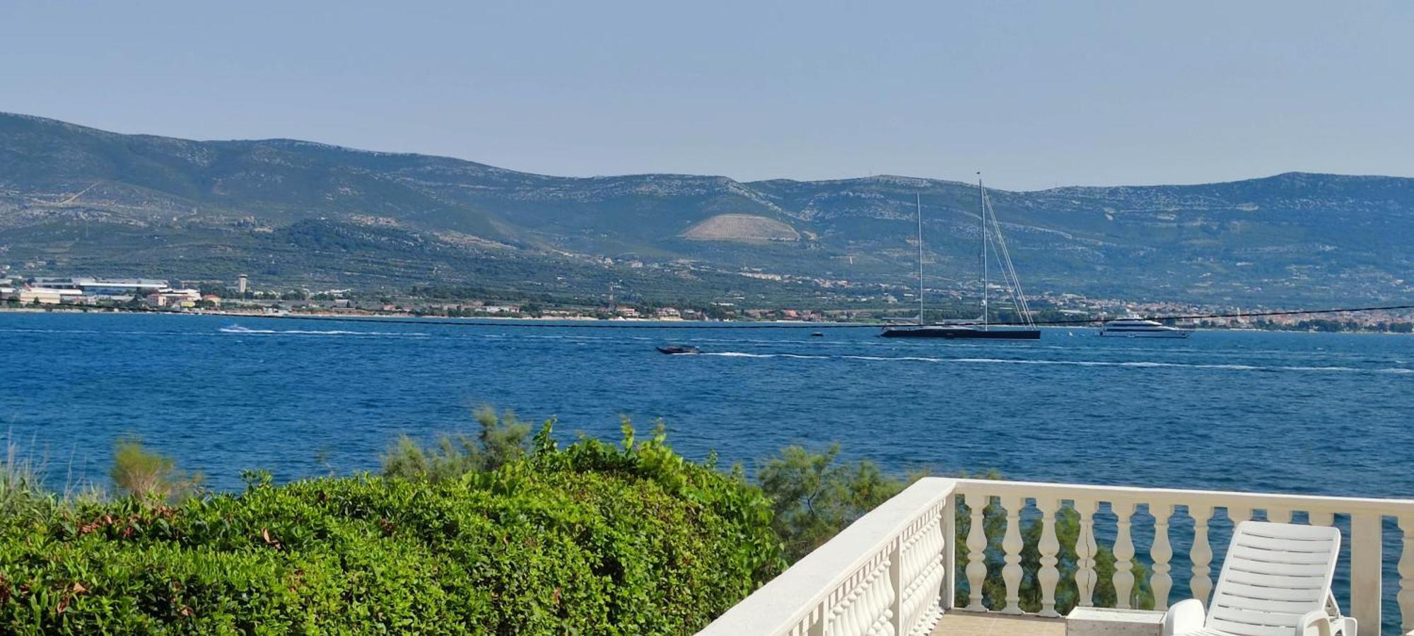 Villa Fjaba - By The Sea - With The Big Terraces & Great Sea View Trogir Eksteriør billede
